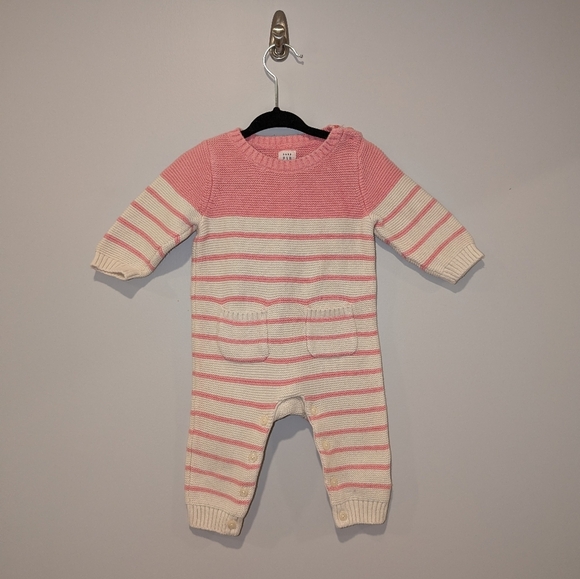 💙2 For 15💙 Gap Pink Knit Romper - Picture 1 of 3